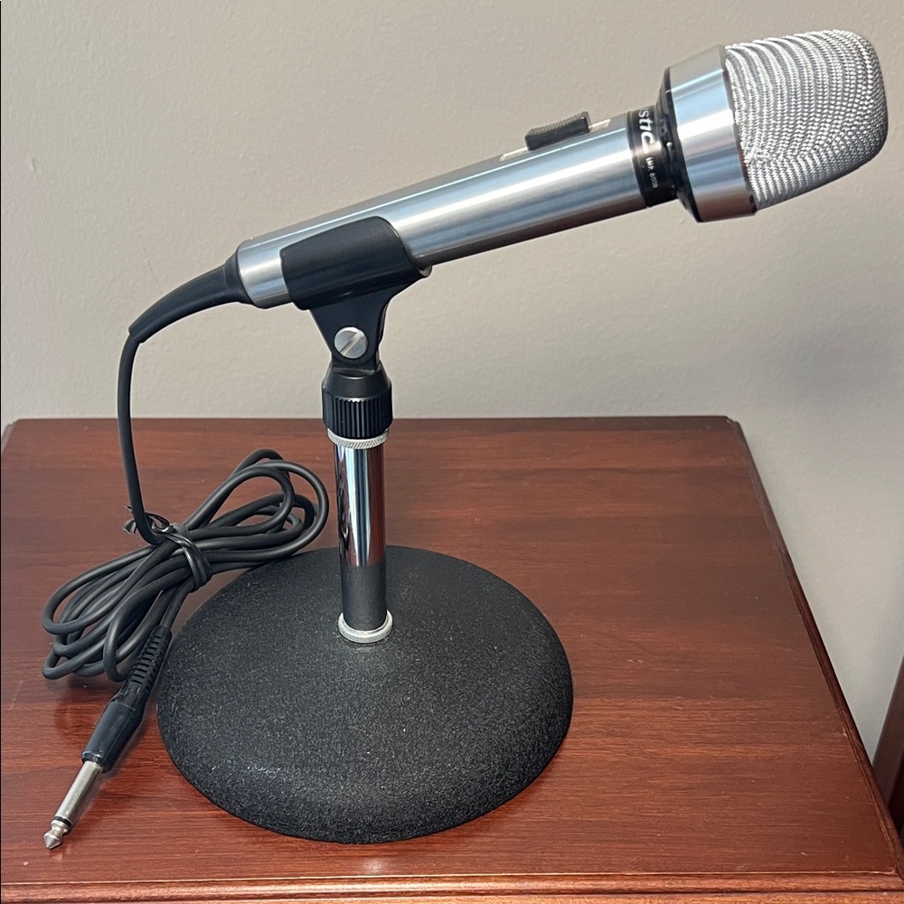 Vintage HAM Radio Cardioid Dynamic Microphone 33-992B Berger Industries Base
